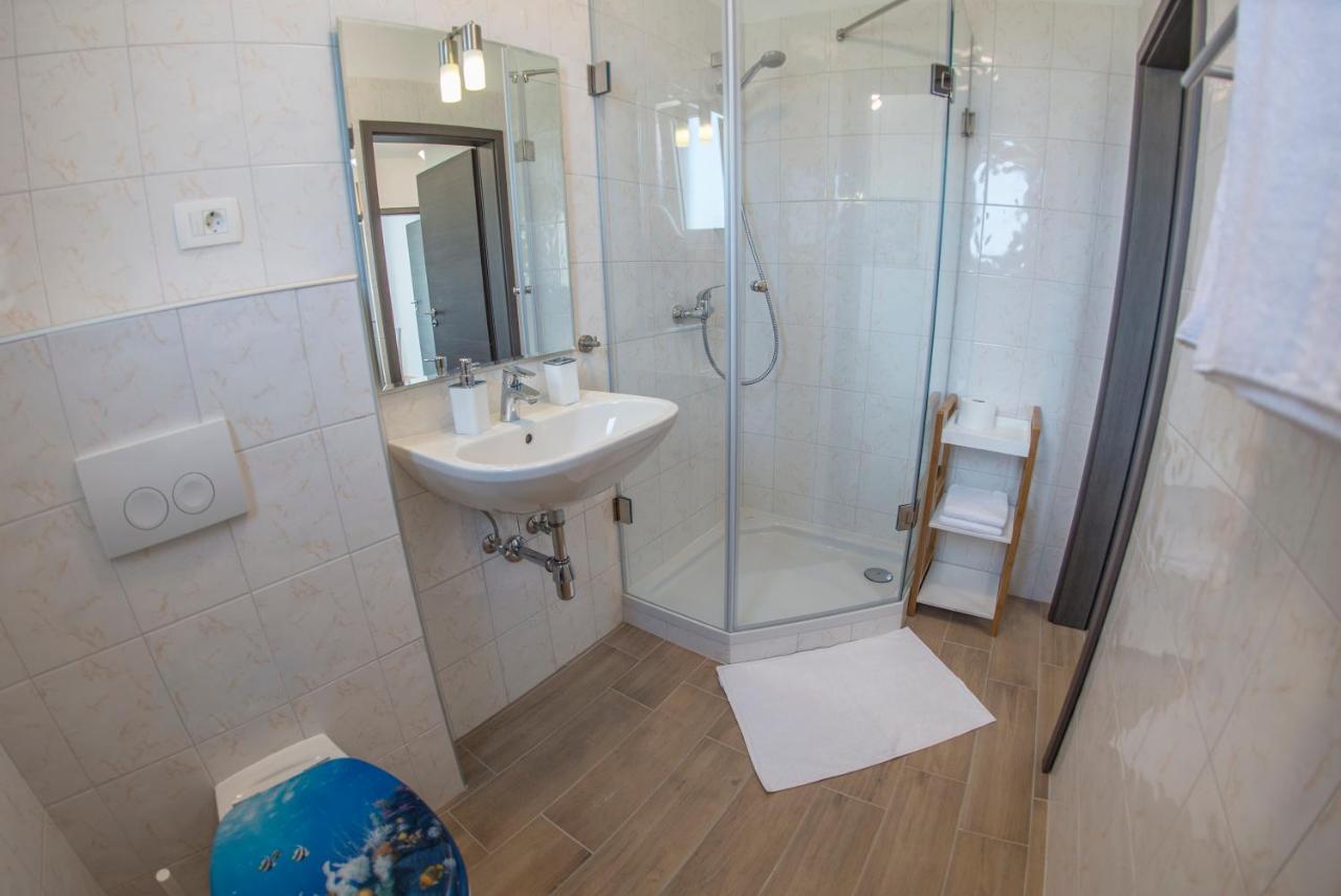 Apartments Mojeljeto Fažana エクステリア 写真