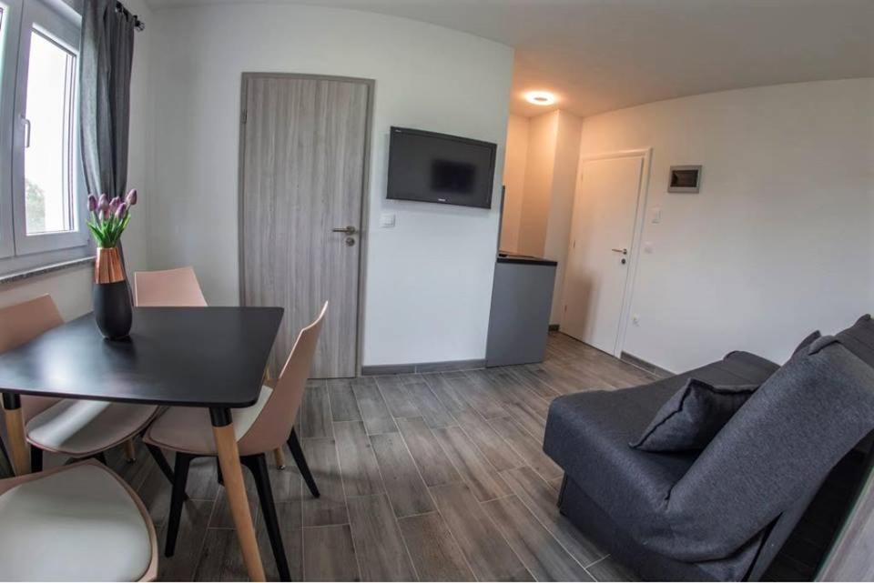 Apartments Mojeljeto Fažana エクステリア 写真